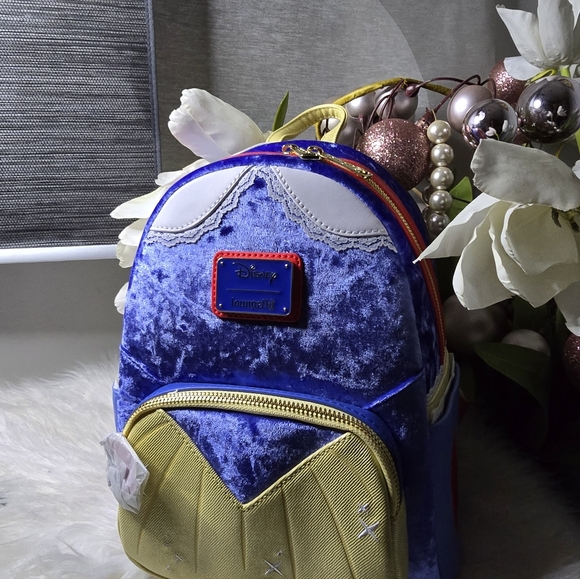 Loungefly Disney Snow White Cosplay Mini Backpack New main image 4